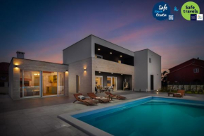 Magnificent Luxury Villa Dominic